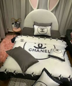 Chanel Logo White Printed Bedding Sets Quilt Sets Duvet Cover Luxury Brand Bedding Decor Bedroom Sets LVT00971