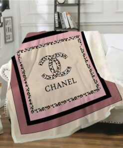 Chanel Hot Fashion Luxury Brand Blanket Fleece Comfortable Blanket LVT00132