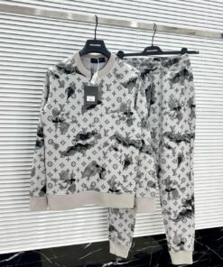 PREMIUM LOUIS VUITTON COMBO SWEATSHIRT SWEATPANT FOR MEN PEA32205
