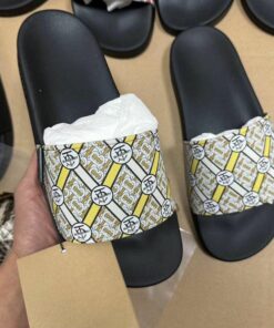 Unisex Slippers PEA345977